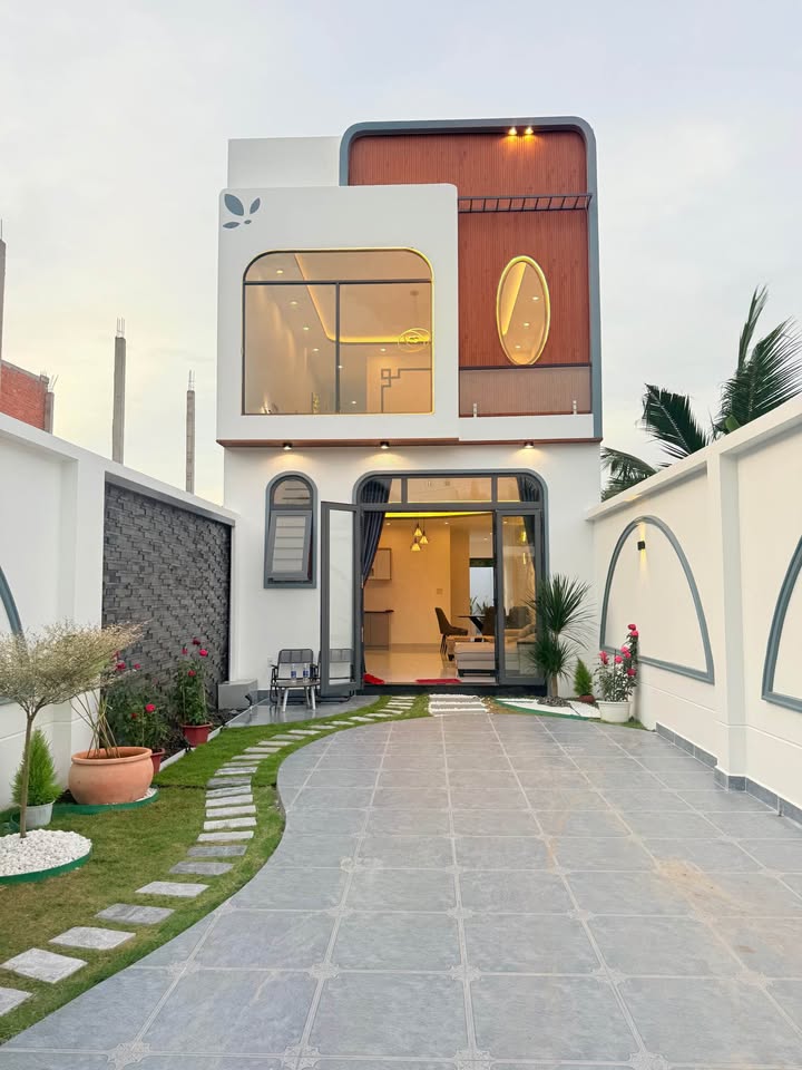 Nhà lầu lửng hiện đại 125m² giá 2.18 tỷ - Không gian sống lý tưởng!