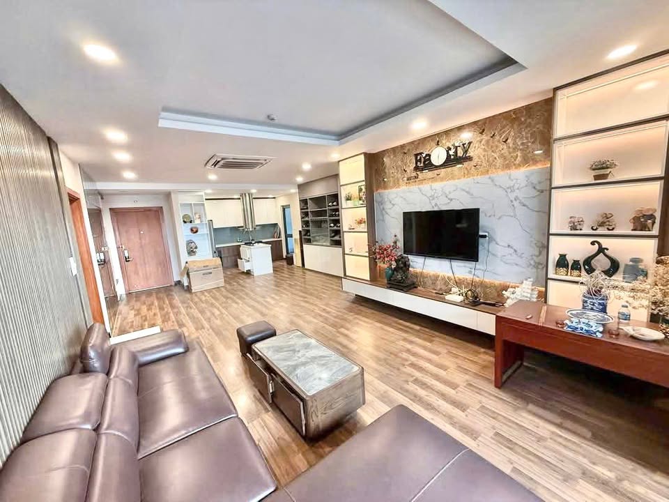 Căn hộ 3PN Goldmark 136 Hồ Tùng Mậu 130m² giá 20 triệu - Full nội thất cao cấp!