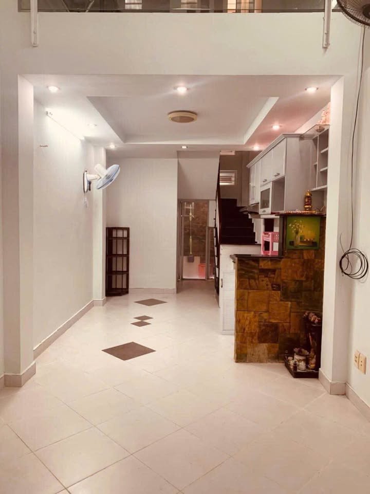 Nhà cho thuê tại Nguyễn Cảnh Chân, Quận 1 - Phù hợp làm Airbnb