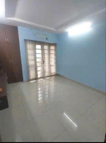 Nhà nguyên căn hẻm xe hơi Nguyễn Ngọc Lộc, Quận 10 - Chỉ 17 triệu/tháng, Kinh doanh tự do!