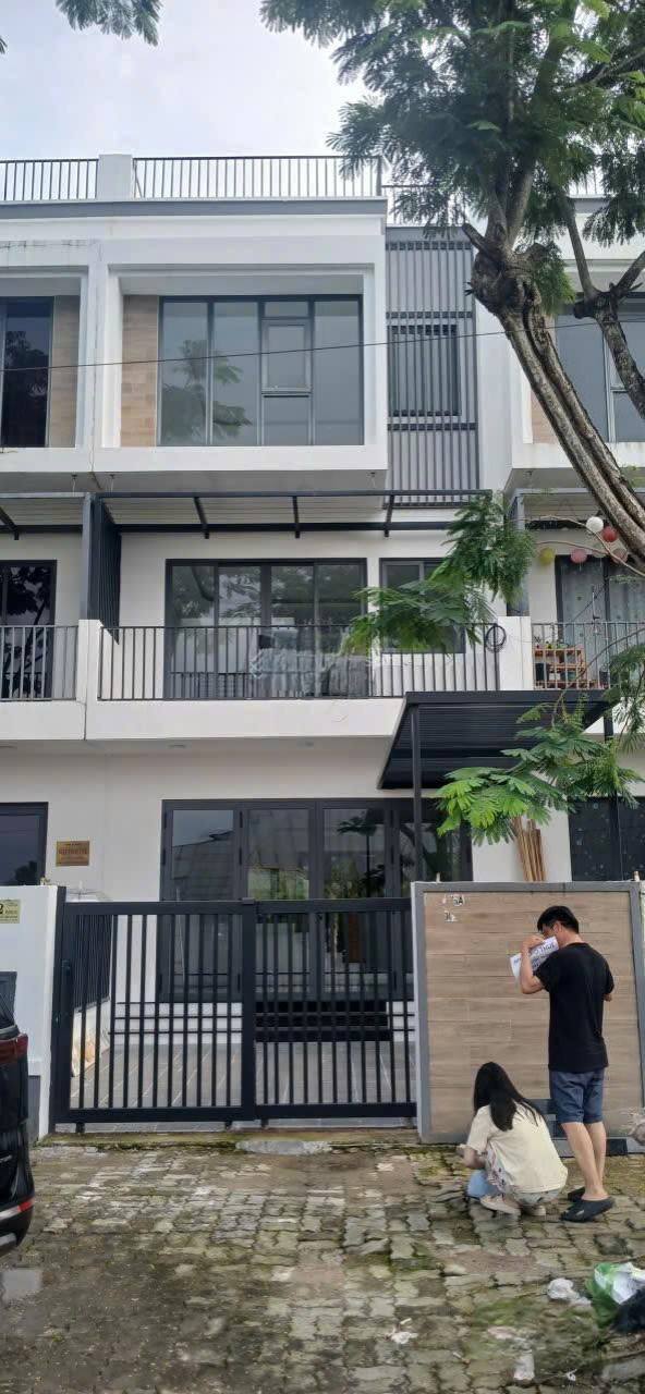 Nhà cho thuê đường Lã Xuân Oai, Quận 9, 100m² - Nhà mới, sân đậu ô tô thoải mái!