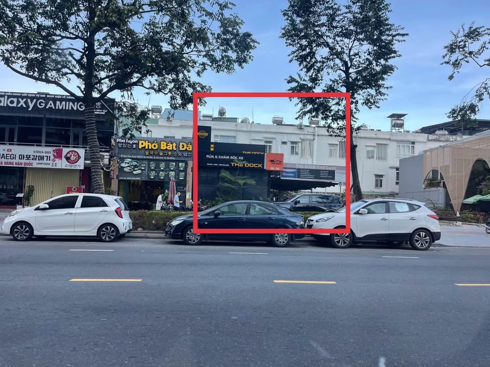 Cho thuê mặt bằng đường Trần Hưng Đạo, Đà Nẵng 180m² - Vị trí đắc địa đối diện Monarchy!