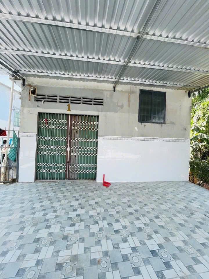 Phòng trọ cho thuê mặt tiền đường Trần Văn Hiển, 32m² - Không gian thoáng mát, giá chỉ 2,3 triệu!