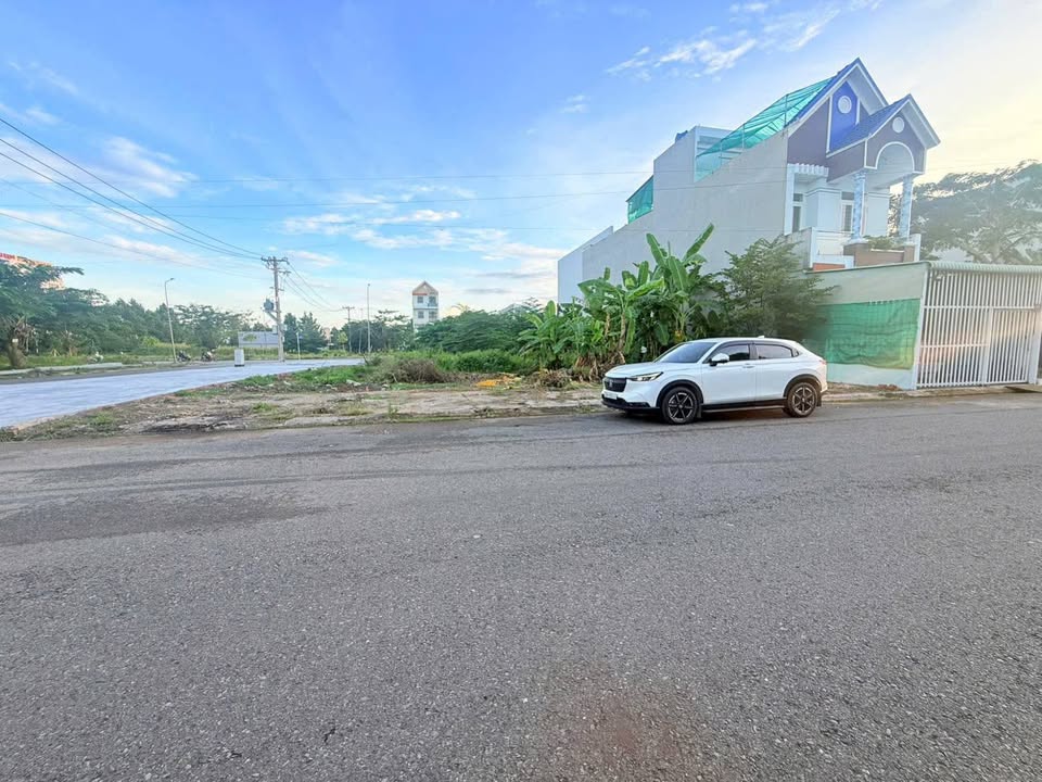 Đất nền liền kề KDC Hưng Gia Bến Lức 200m² giá 6.8 tỷ - Cơ hội đầu tư hấp dẫn!