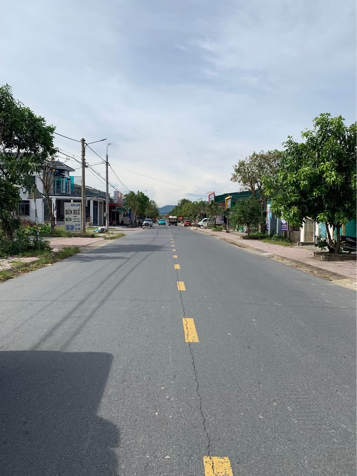 Đất kinh doanh mặt đường Nguyễn Xí, Thạch Tân 149.7m² giá 5 tỷ - Đầu tư sinh lời ngay!