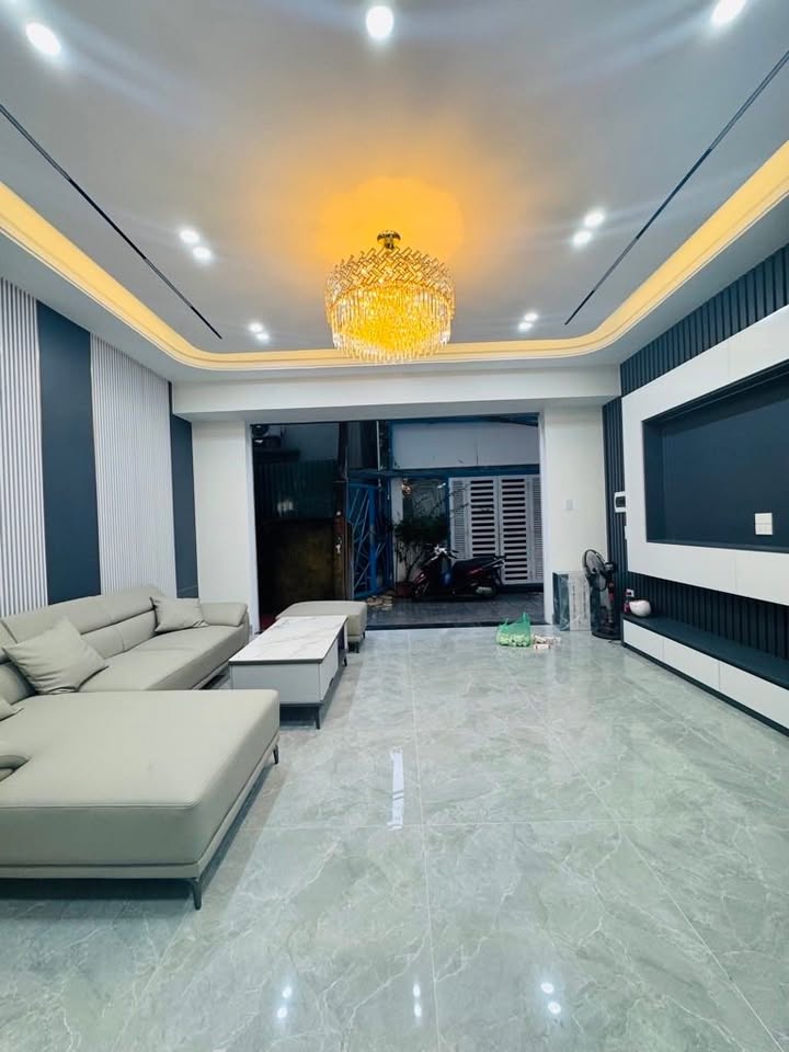 Nhà Thạch Bàn 45m² x 6T - Full nội thất - Gần ô tô đỗ cửa!