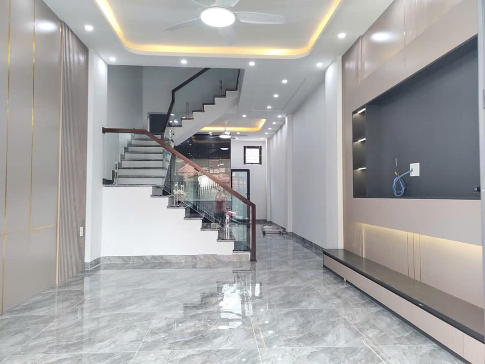 Bán nhà 4 tầng đường Khúc Thừa Dụ, Hải Phòng 61m² - Ô tô đỗ cửa thoải mái!