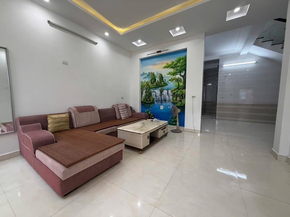 Nhà 3 tầng Đông Vĩnh 100m² giá 4 tỷ - Có cầu thang máy chờ