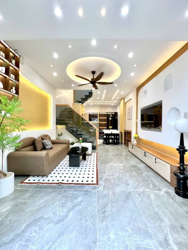 Nhà bán tại 154 Trần Thị Trọng, Tân Bình 37m² giá 4.99 tỷ - Full nội thất, chính chủ!