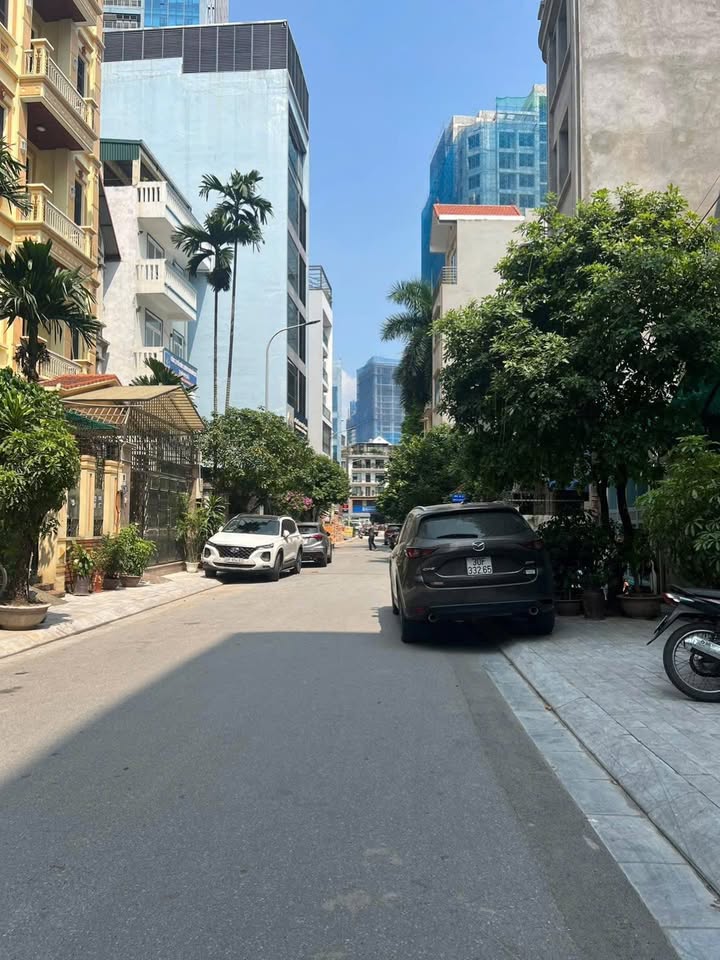 Đất thổ cư 72m² ngõ 603 Lạc Long Quân, Tây Hồ - Sổ đỏ chính chủ chỉ 22.99 tỷ!