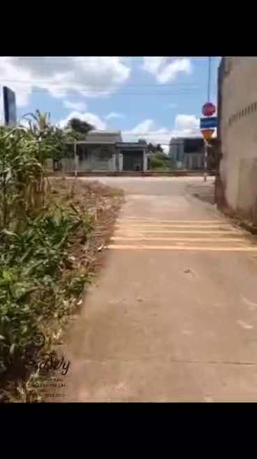 Đất thổ cư góc 2 mặt đường Lê Lợi, xã Chư Păh, Gia Lai - Giá 1 tỷ nhanh chóng!