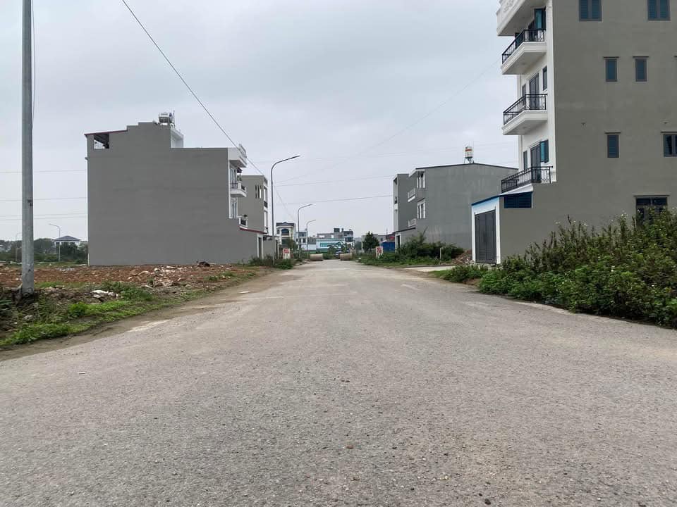 Đất Dĩnh Trì Bắc Giang 90m² giá 2.52 tỷ - Mặt tiền 5m, Hướng Đông