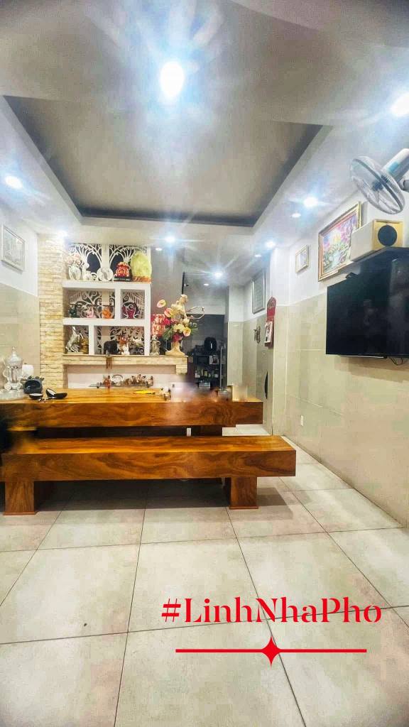 Nhà đẹp Quận 1 - 45m² giá 12.7 tỷ - Chính chủ, hẻm xe tải thoáng mát!