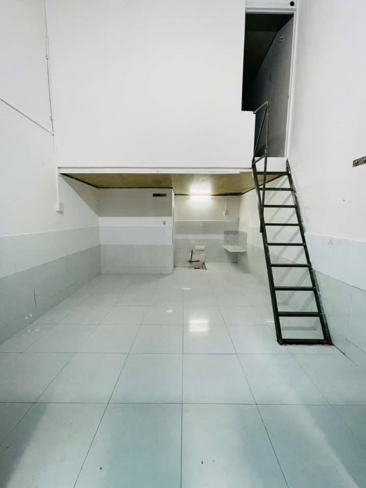 Cho thuê trọ mặt tiền hẻm 49 Trần Hoàng Na 3.2 triệu - Vị trí trung tâm, tiện ích đầy đủ!