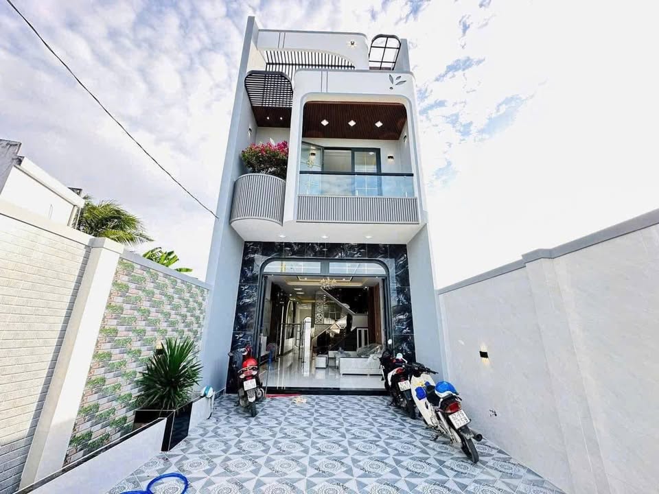 Nhà 1 trệt 1 lầu Thạnh Phú, Vĩnh Cửu 135m² giá chỉ 2.1 tỷ - Sẵn sàng ở ngay!