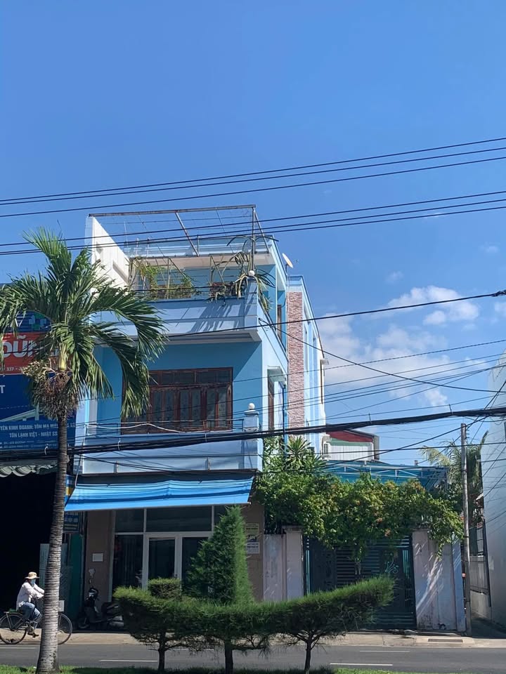Nhà mặt tiền đường 23/10, phường Tây Nha Trang, 258.5m² giá 20.9 tỷ - Kinh doanh sầm uất!