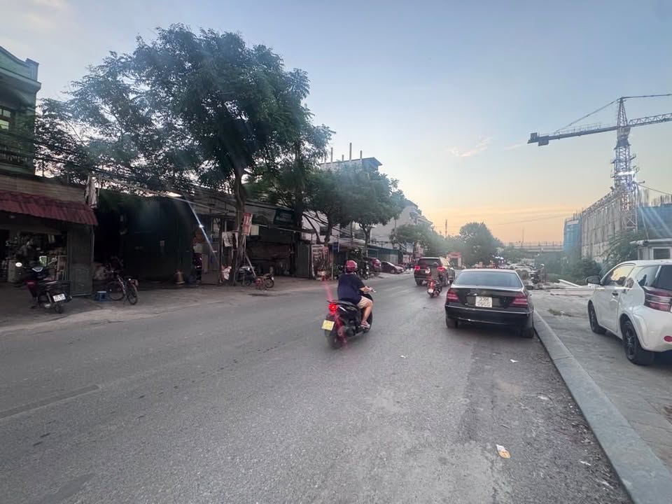 Nhà mặt phố Nguyễn Hoàng Tôn, Bắc Từ Liêm 54.5m² giá 15.6 tỷ - Kinh doanh đỉnh cao!