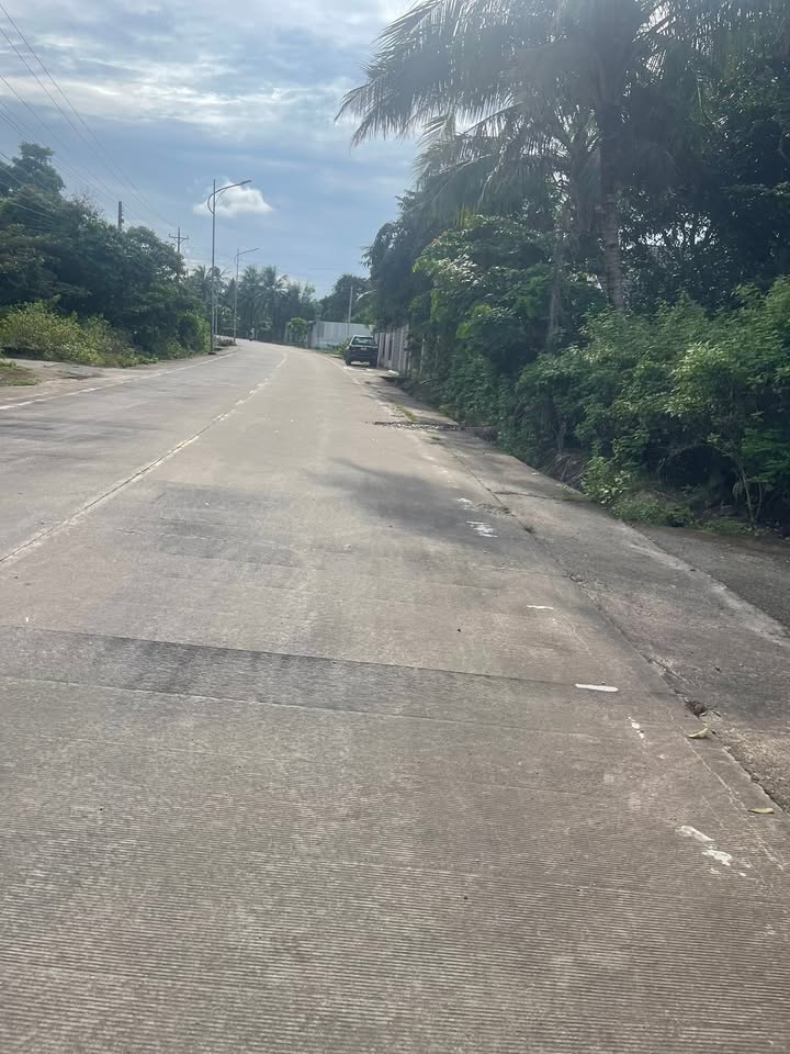 Đất nền Bến Tràm Phú Quốc 9000m² giá 4 tỷ - Vị trí đắc địa, dân cư đông đúc!