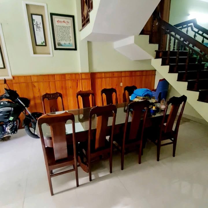 Nhà 2 mặt tiền 3 tầng Đường 30/4, Quảng Ngãi 100m² giá 3 tỷ - Cơ hội đầu tư hiếm có!