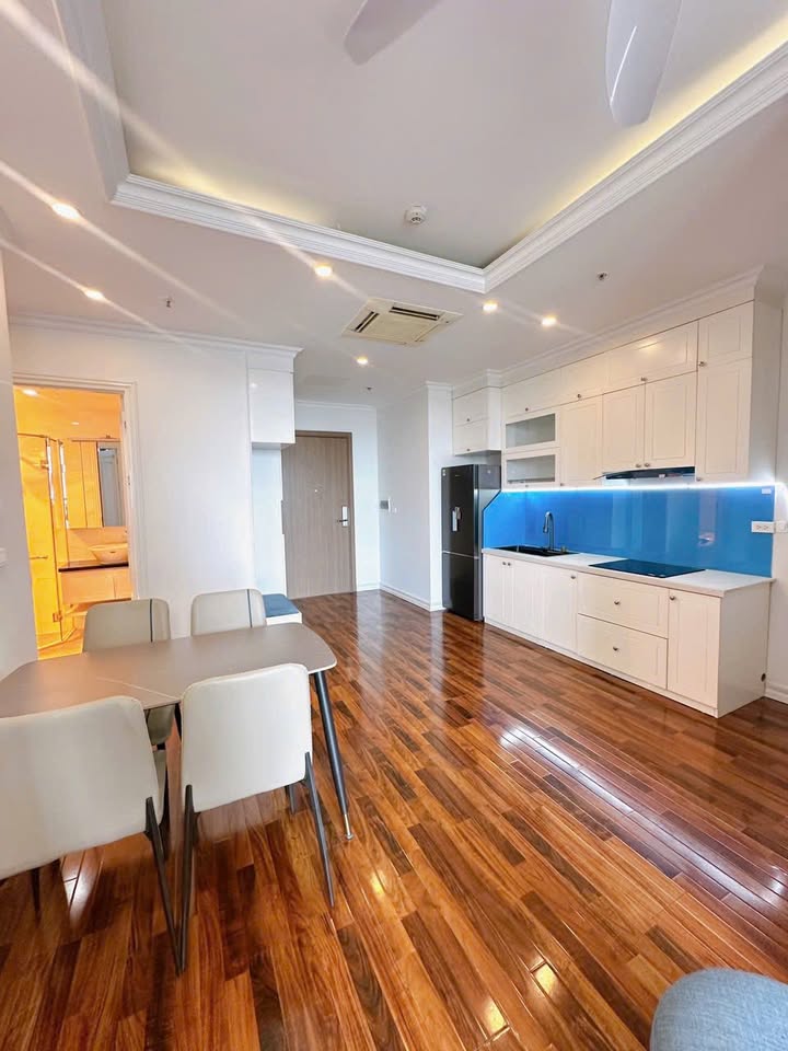 Căn hộ Vinhome Greenbay Mễ Trì 70m² giá 16 triệu - Nhà mới đẹp, đầy đủ nội thất!