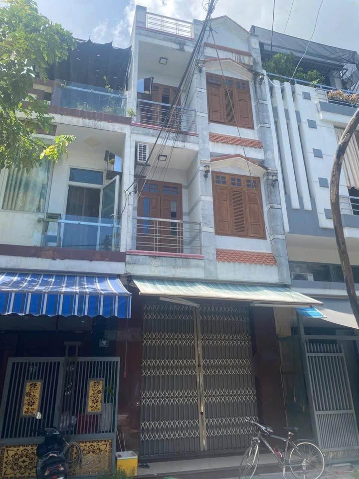 Nhà 3 Tầng Mặt Tiền Đông Du - Sơn Trà 60m² giá 6 tỷ - Cơ hội đầu tư tuyệt vời!