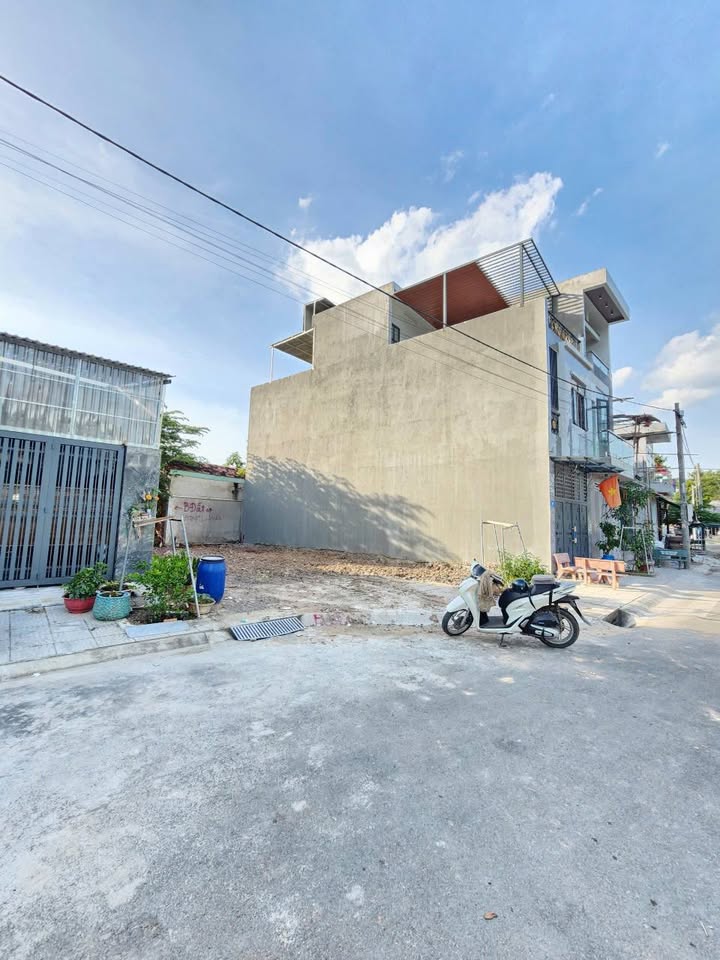 Đất nền Tân Đông Hiệp 101m² giá 4.5 tỷ - Đối diện Trường Tiểu Học!