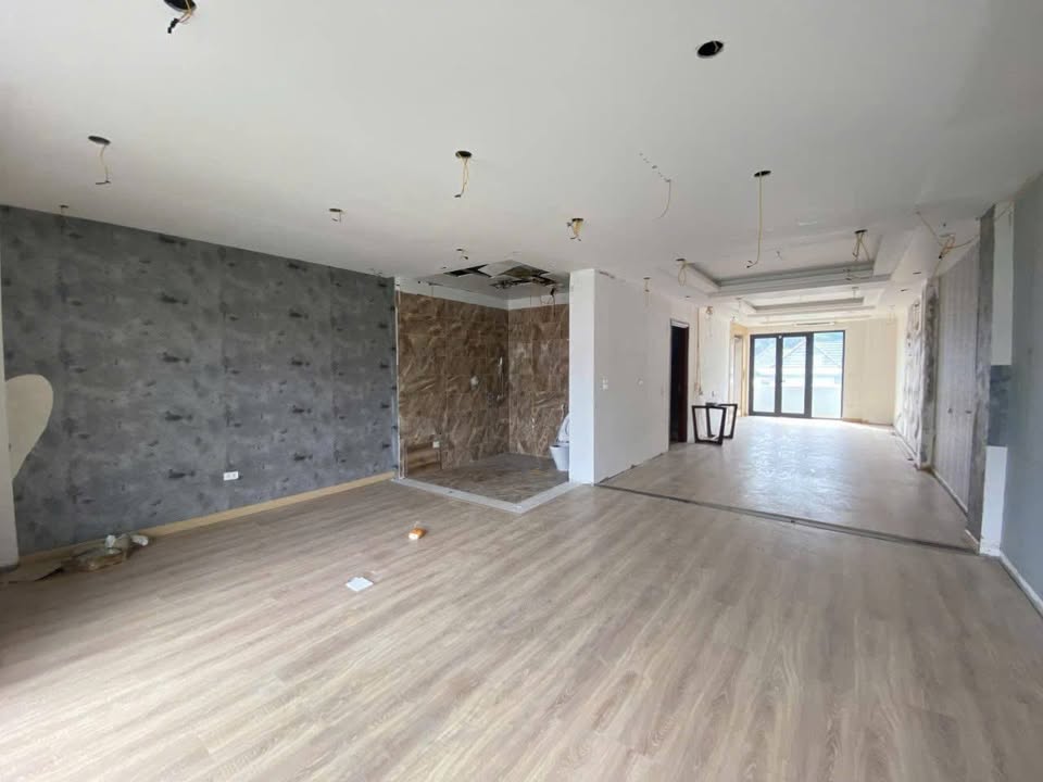 Cho thuê nguyên căn Monbay Hạ Long 120m² - Mặt tiền 6m, kinh doanh thuận lợi!