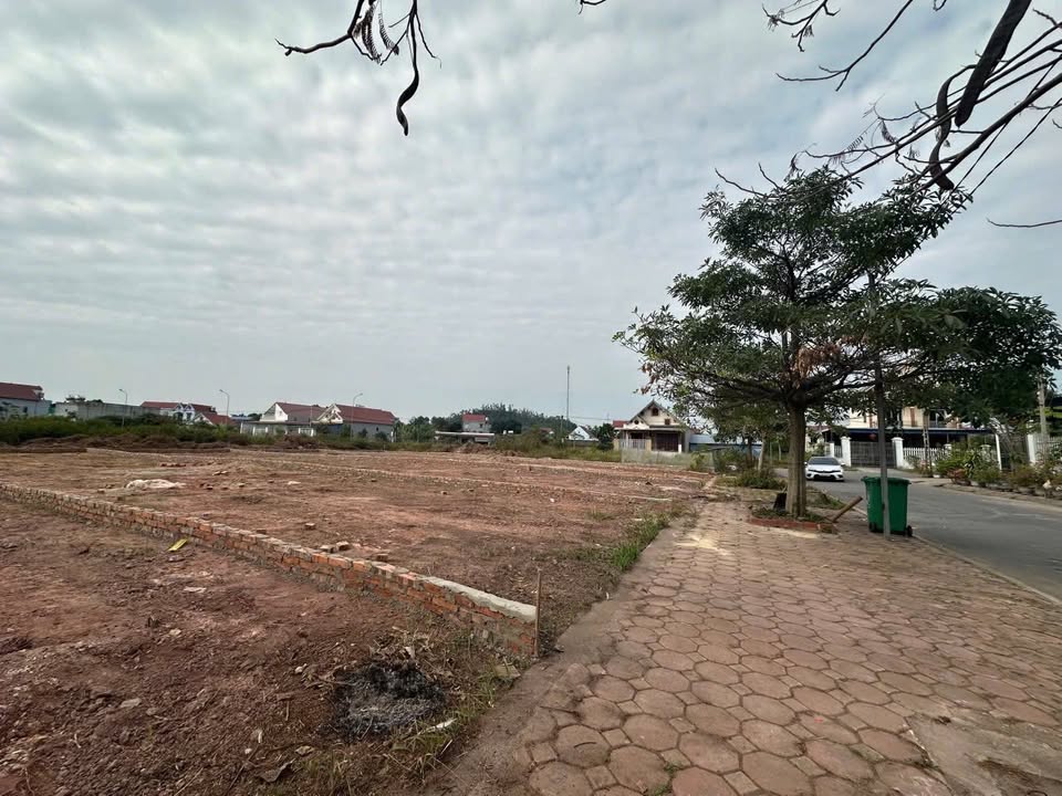 Đất nền TĐC HẮNG Hồng Tiến 300m² giá 3.55 tỷ - Vị trí vàng giữa hai KCN!