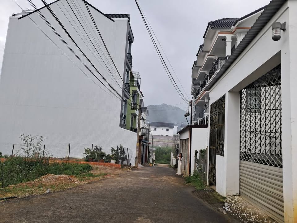 Đất Nguyễn Hữu Cầu, Phường 12, Đà Lạt 200m² giá 7.5 tỷ - Đất vuông vức gần tiện ích!