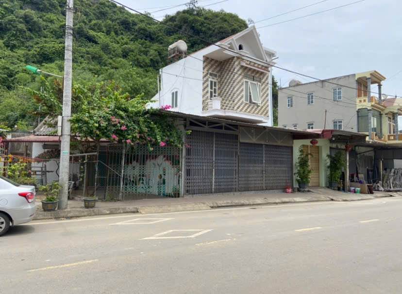 Nhà mặt đường Ngô Thì Sỹ, phường Trung Sơn, Tam Điệp 102m² chỉ 2 tỷ - Cơ hội đầu tư sinh lời!