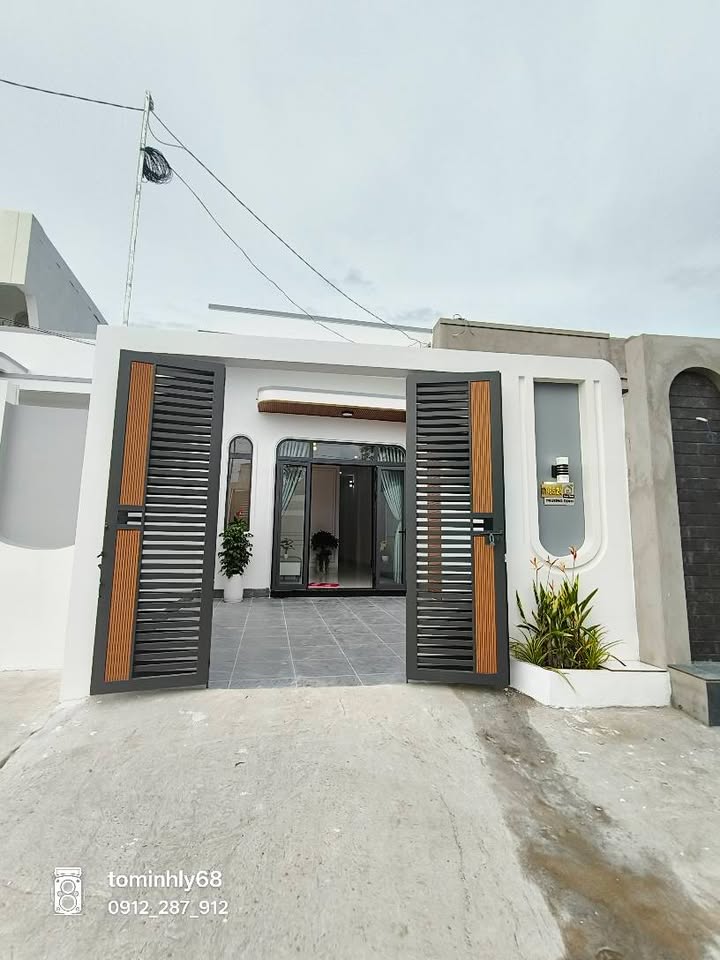 Nhà bán hẻm ô tô Trương Định, Rạch Giá 112m² giá 1.75 tỷ - Dọn vào ở ngay!