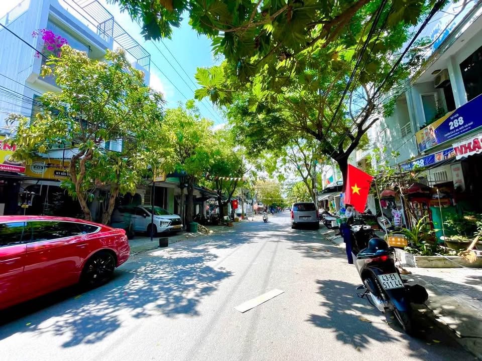 Bán lô đất 160m² mặt tiền Nguyễn Khuyến - Đối diện ĐH Sư Phạm, giá đầu tư hấp dẫn!