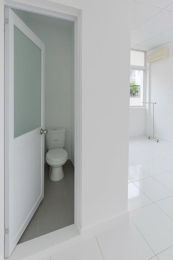 Phòng trọ cho thuê tại quận 10, diện tích 18m² chỉ 3.3 triệu - Không gian sạch đẹp, tiện nghi!