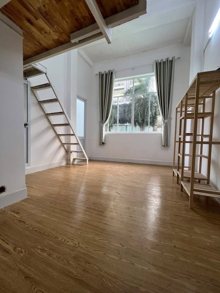 Cho thuê phòng trọ Nguyễn Tiểu La, Q.10, 35m² chỉ 5.39 triệu - Không gian thoáng mát!