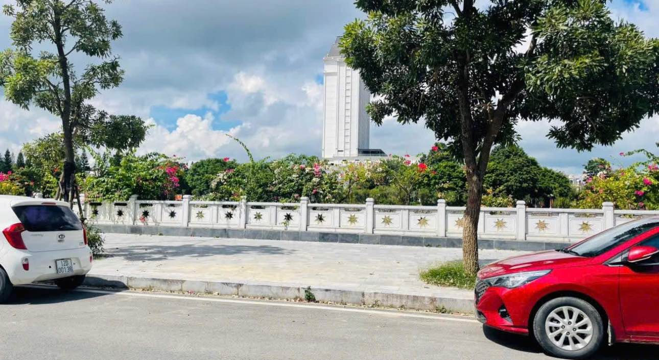 Đất nền Nguyễn Du Lạng Sơn 100m² giá 2 tỷ - Vị trí vàng gần công viên!