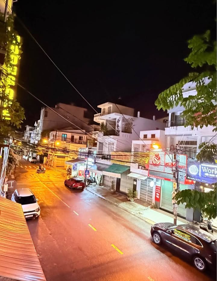 Nhà 3 tầng Phù Đổng Nha Trang 97.5m² giá 14.7 tỷ - Kinh doanh đa ngành, vị trí đắc địa!