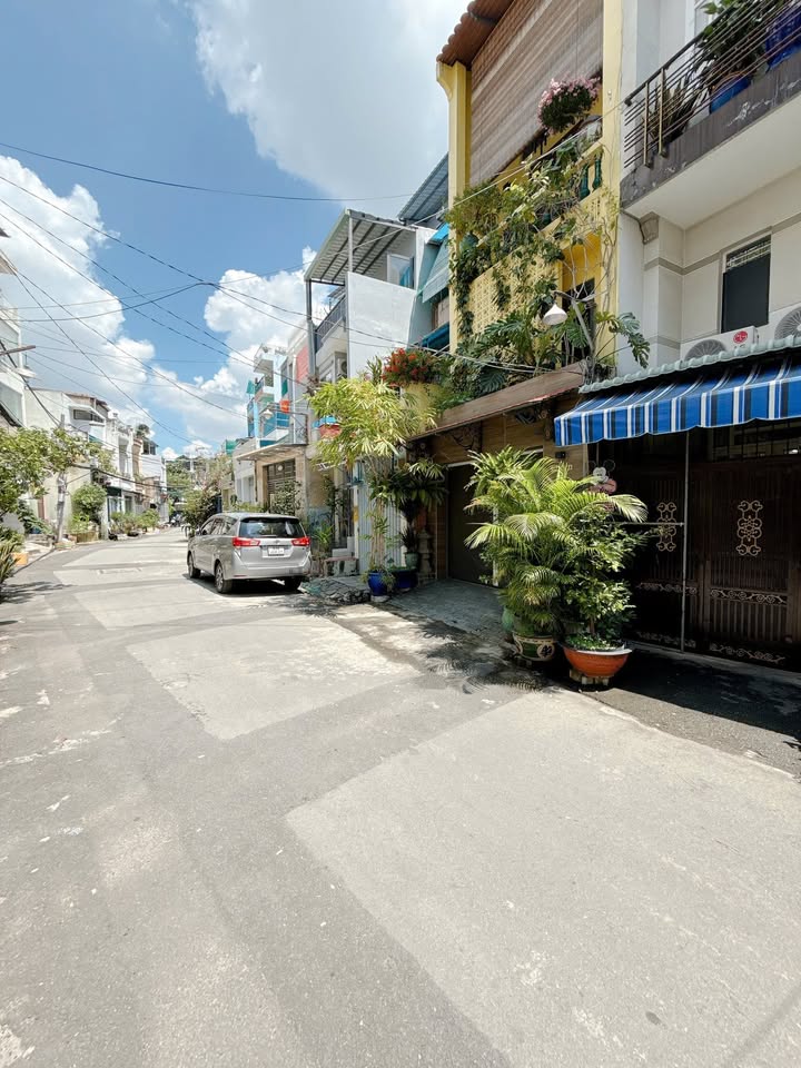 Nhà phố Tân Thuận Quận 7 52m² giá 7 tỷ - Thích hợp cho gia đình trẻ!