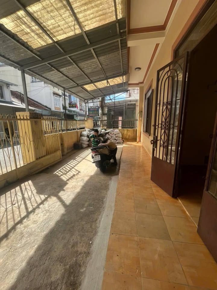 Bán gấp nhà mặt tiền Đường Đông Tâm, Đà Lạt 156.8m² chỉ 12.2 tỷ - Đầu tư sinh lời!