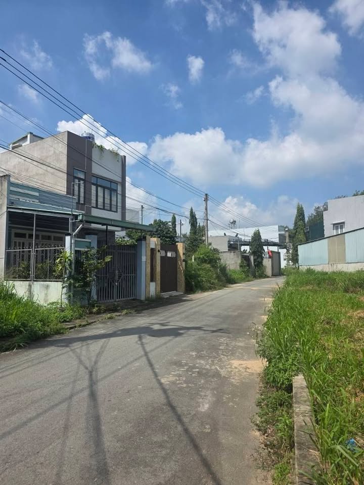 Nhà gác lửng khu phố 3, Phường Hòa Lợi, Bình Dương 110m² giá chỉ 2.2 tỷ - Hoàn thiện đẹp!