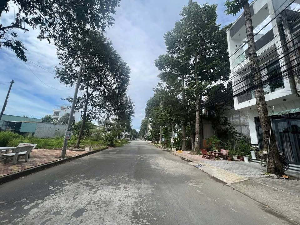 Đất nền khu dân cư Nông Thổ Sản Cần Thơ 78.4m² giá 2.3 tỷ - Sổ hồng chính chủ!