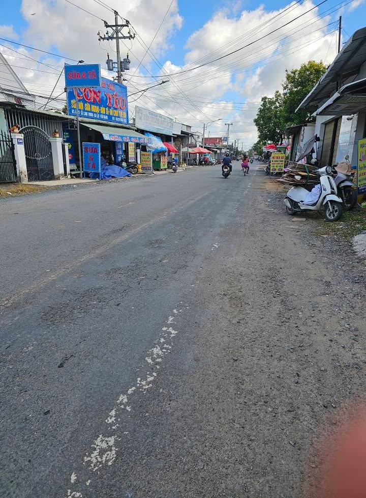 Nhà mặt tiền Đường Tỉnh 868, Ấp 17, Long Trung, 110m² giá 5.5 tỷ - Chính chủ bán gấp!