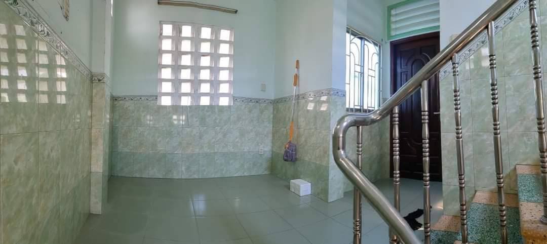 Phòng cho thuê đường Lạc Long Quân, Q11, diện tích 30m², chỉ 3.7 triệu - Không gian thoáng mát, an toàn!