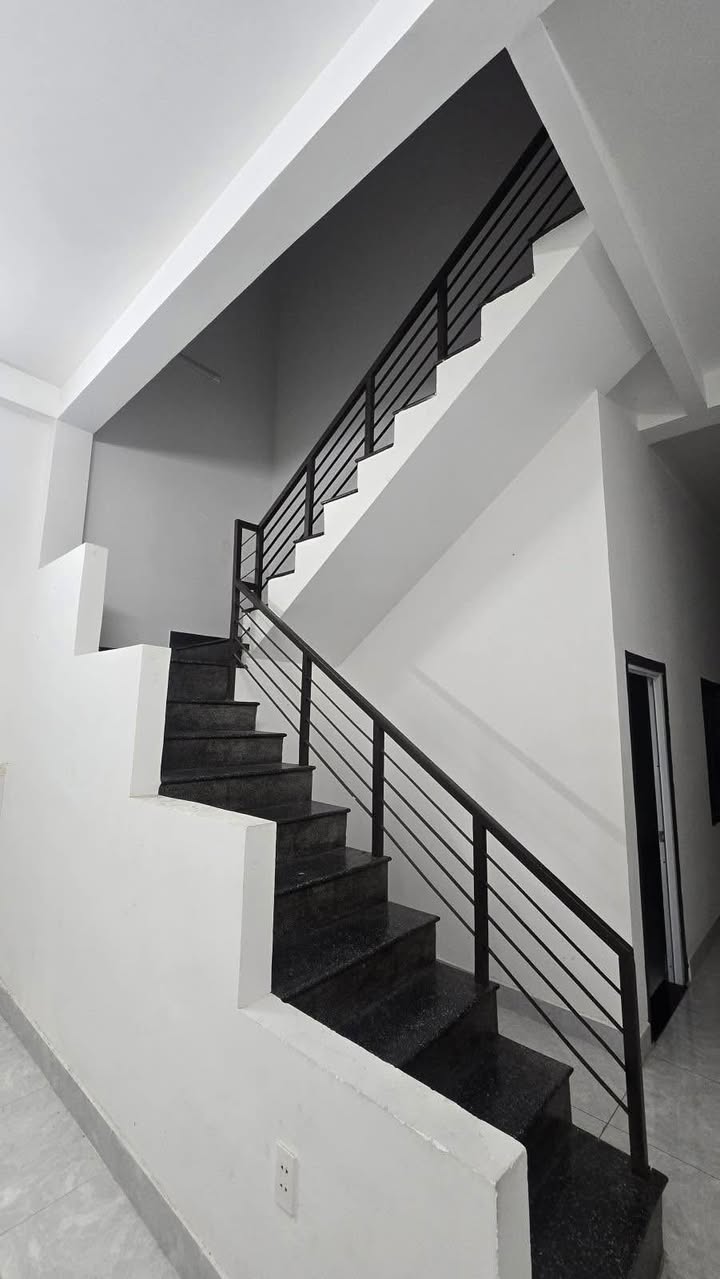 Nhà 2 tầng mặt tiền Hàn Mặc Tử, Hải Châu 96m² giá 5.5 tỷ - Đầu tư sinh lời ngay!