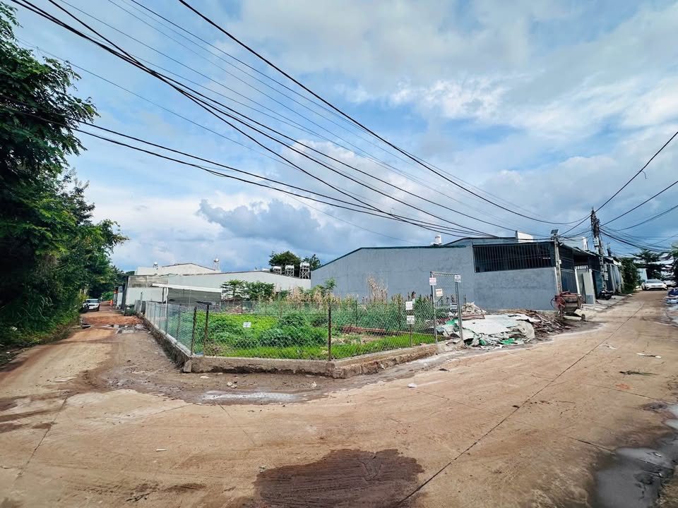 Đất góc 2 mặt đường hẻm 473/32 Y Moan 140m² giá 2.35 tỷ - Đầu tư sinh lời ngay!