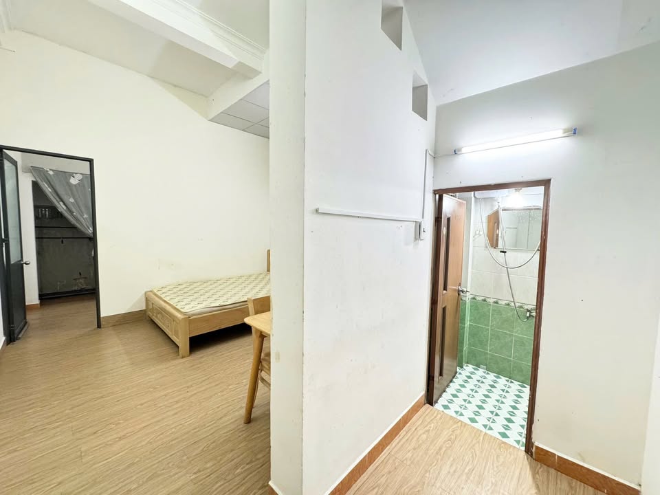 Phòng trọ cho thuê tại 248 Hoàng Văn Thụ, quận Tân Bình - Full nội thất, chỉ việc vào ở!