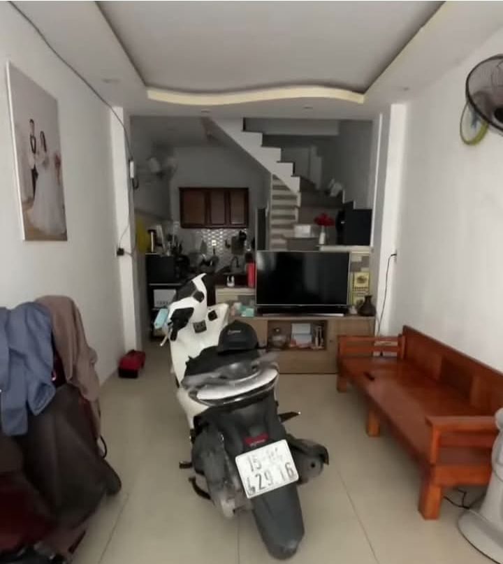 Nhà 2,5 Tầng Mặt Đường Hồ Ông Báo 31m² Chỉ 2 Tỷ - Kinh Doanh Sầm Uất!