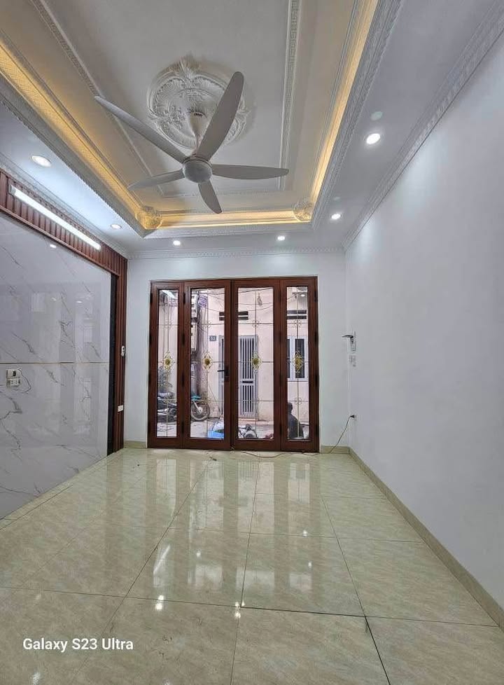 Nhà 5 tầng Tân Ấp Ba Đình 26m² giá 5 tỷ - Ô tô đỗ cửa tiện lợi!