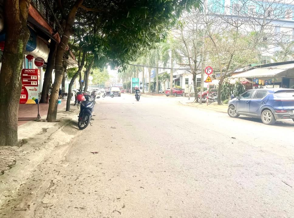 Nhà cho thuê mặt đường Thái Phiên, Vinh 90m² giá 7 triệu - Sẵn sàng vào ở!