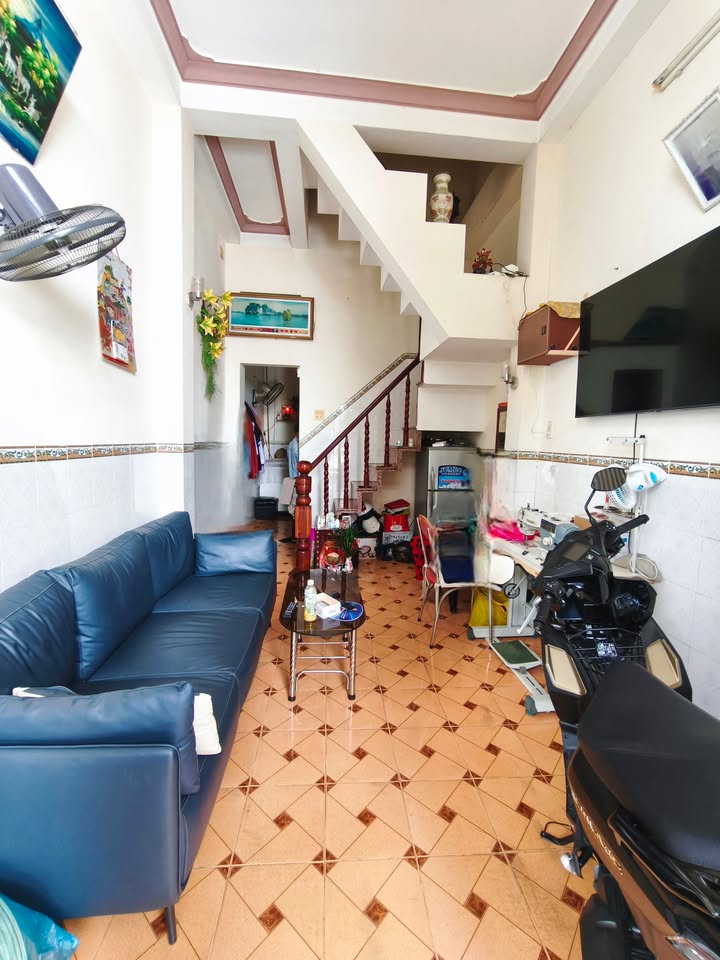 Nhà 1 mê Ngô Mây, Quy Nhơn 25m² giá 2.1 tỷ - Chính chủ, gần biển