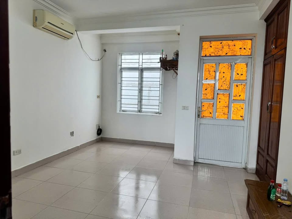 Nhà 3 tầng Đường Hồ Đá, Hồng Bàng, 45m² giá 2.1 tỷ - Ô tô đỗ tận cửa!